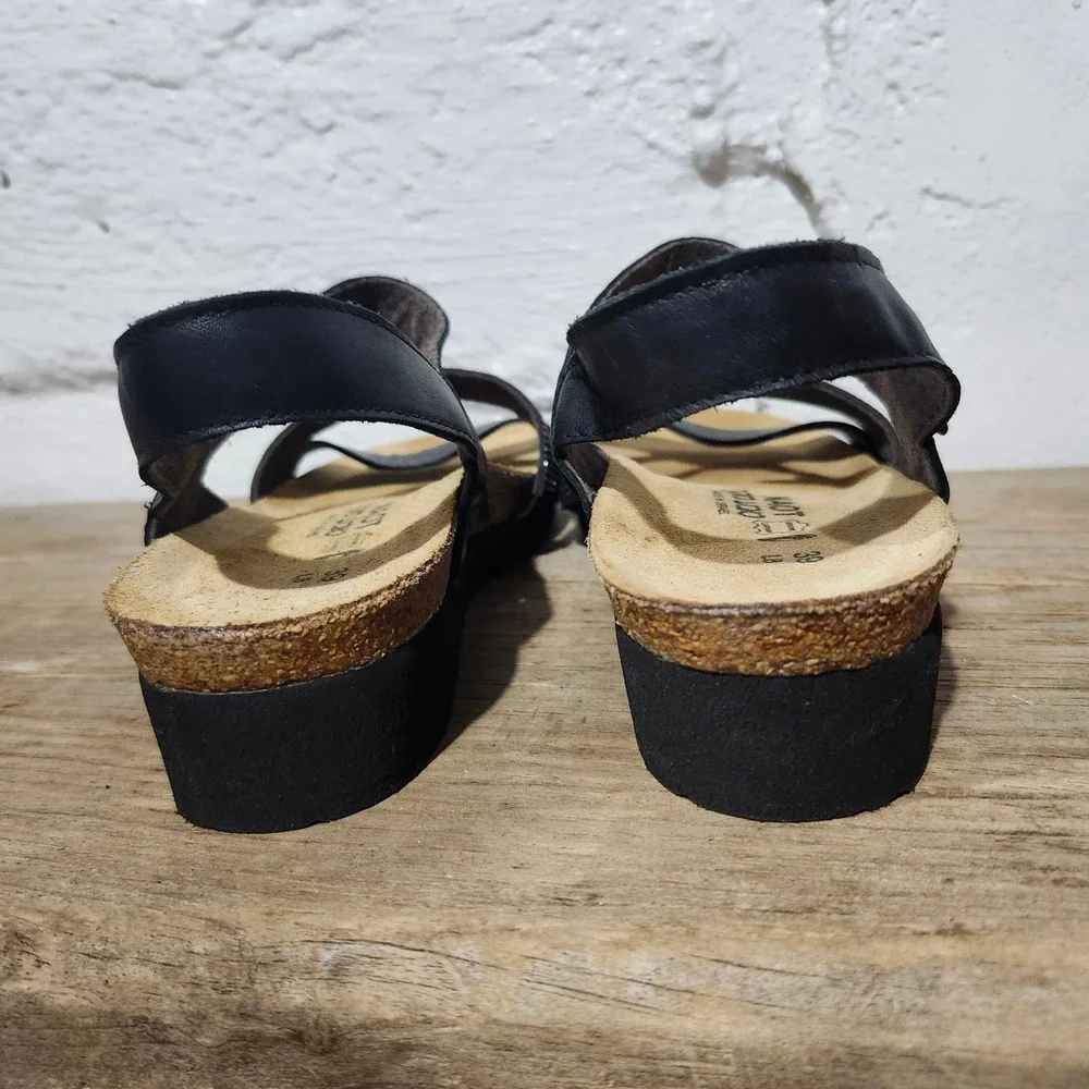 Naot leather sandals